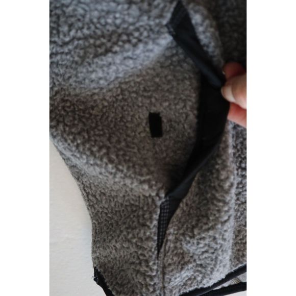 Carhartt OV4995 Women Sz M (8-10) Gray/Black Relaxed Fit Fleece Snap-Front Vest - Picture 9 of 13